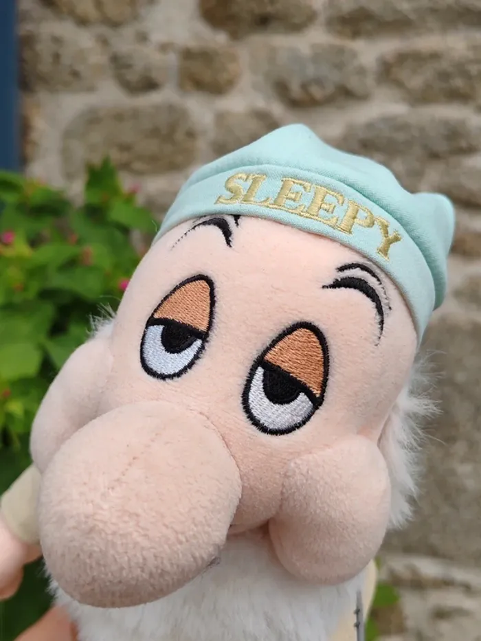 Peluche dormeur - blanche neige et les 7 nains - photo numéro 4