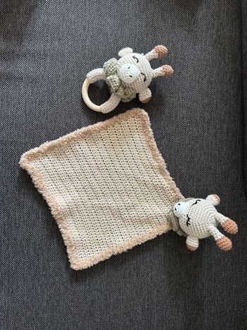 Doudou et hochet assortis - girafe