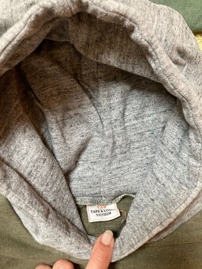 Lot 6 pulls et sweat  Garçon 👦 - 5 ans - TBE - photo numéro 4