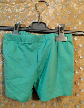 Short taille 7/8 ans