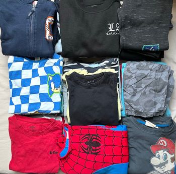 Lot de 47 vêtements enfants garçon 7 8  ans divers