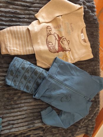 Lot de deux ensembles Disney Primark en 24 36 mois