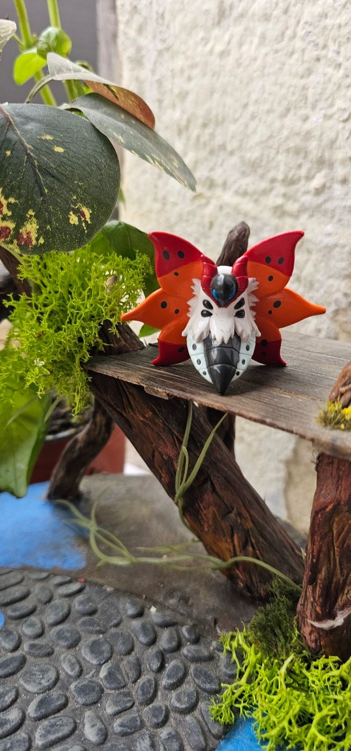 Super figurine Pokemon Nintendo  tomy pyrax