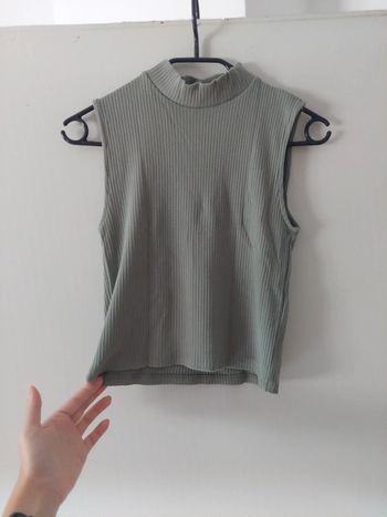 Crop top Stradivarius kaki