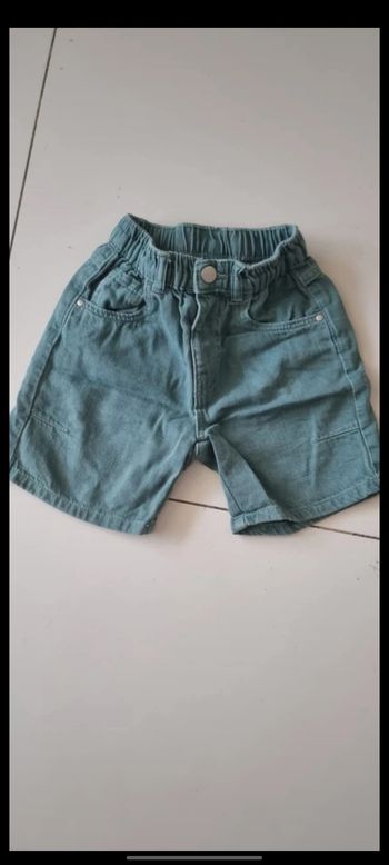 Short en jean's zara taille 3 ans