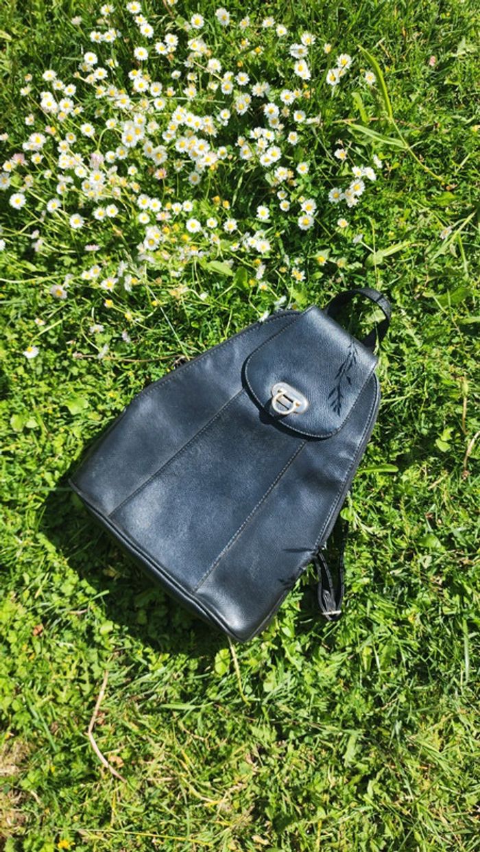 Sac à dos en cuir noir vintage - photo numéro 1