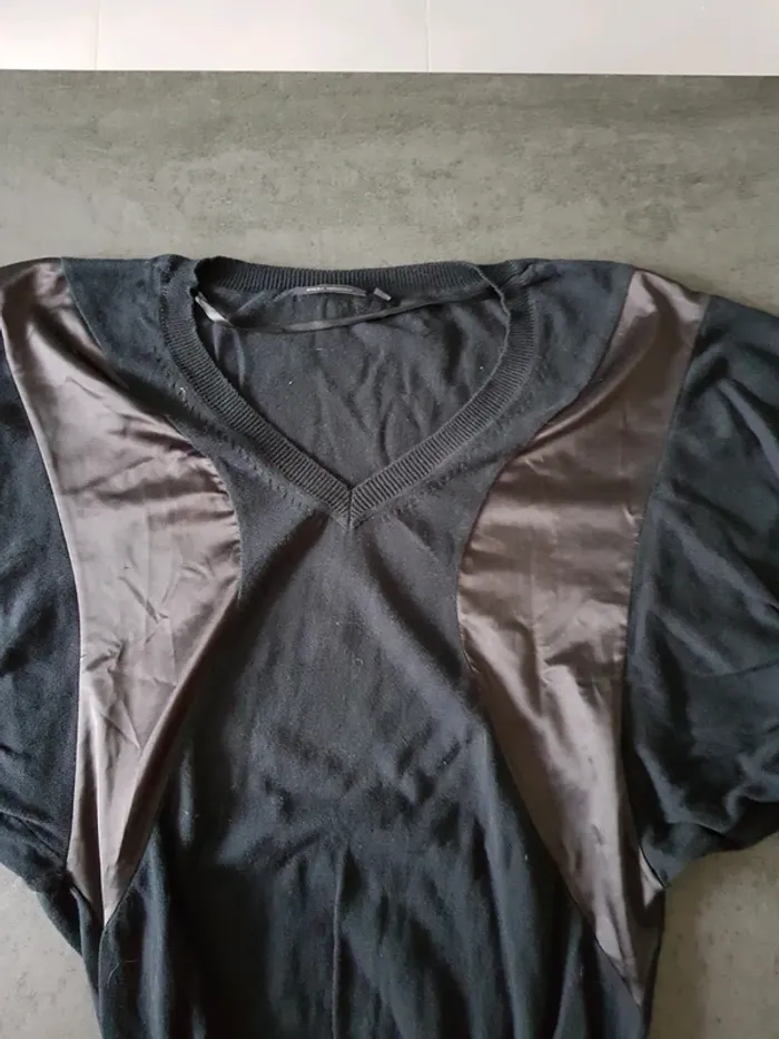 Pull noir manches courtes