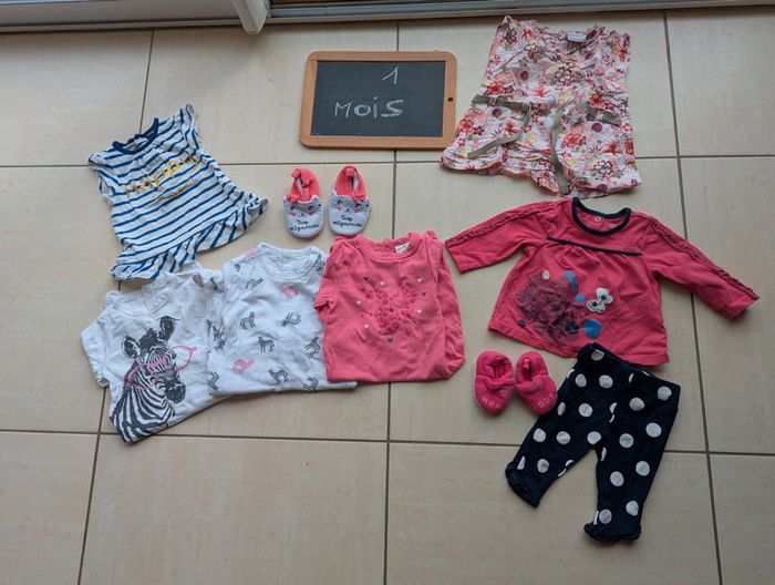 Lot 9 pièces bébé fille 1 mois printemps-été