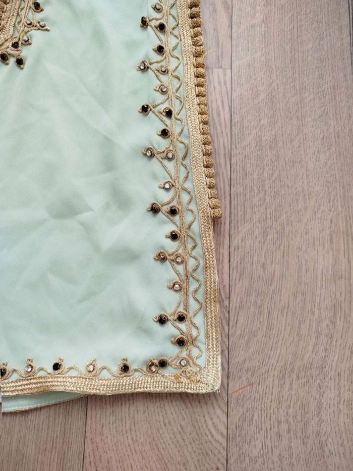 Caftan 9 mois vert très bonne etat - photo numéro 4