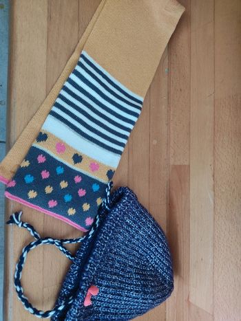 Bonnet taille 50 + écharpe