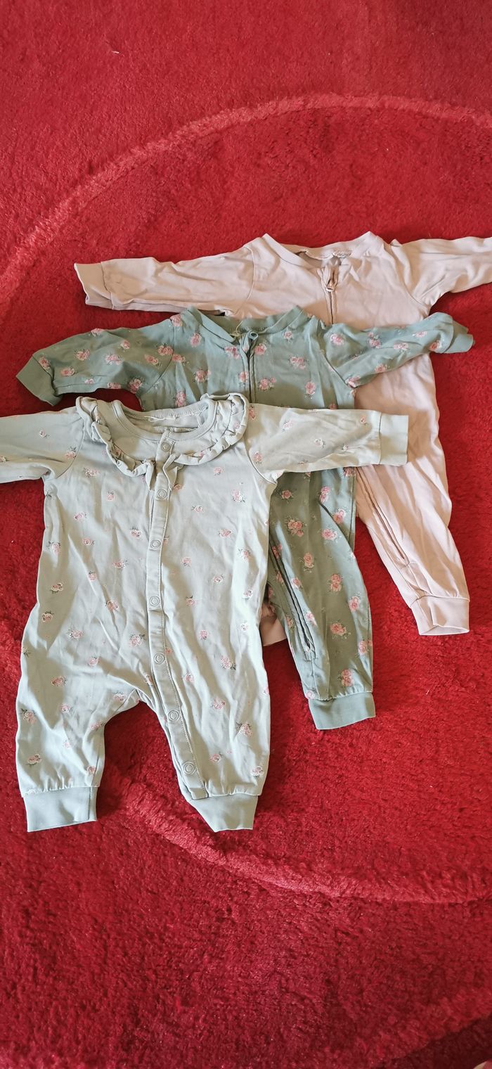 Lot vêtements fille 3 mois - photo numéro 2