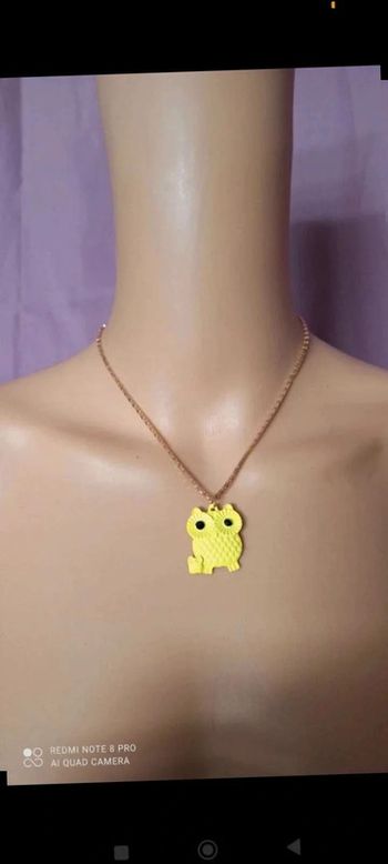 Collier  doré  pendentif hibou jaune