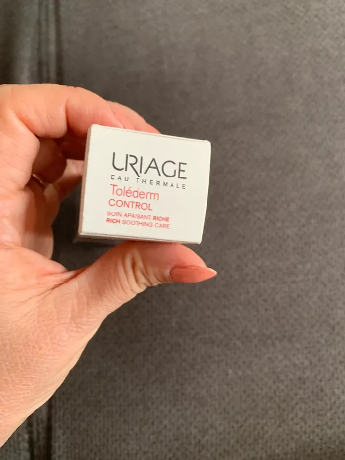 Soin apaisant riche Uriage Toléderm Control - photo numéro 3