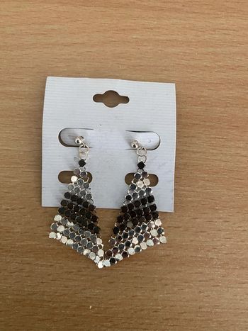Boucles d’oreilles neuves