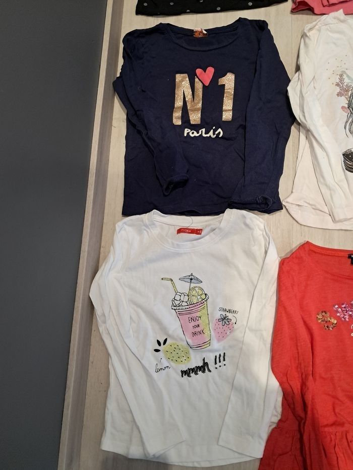 Lot de t shirts manches longues 6ans - photo numéro 3