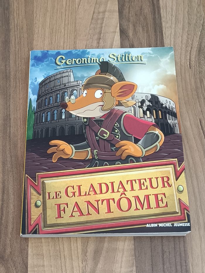 Livre Géronimo Stilton Le gladiateur fantôme - photo numéro 1