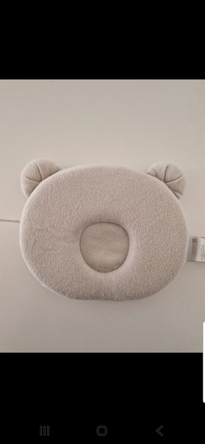 Coussin bébé anti tête plate