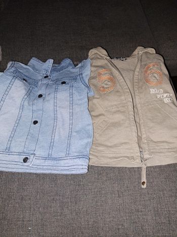 Lot de 2 vestes 12 mois