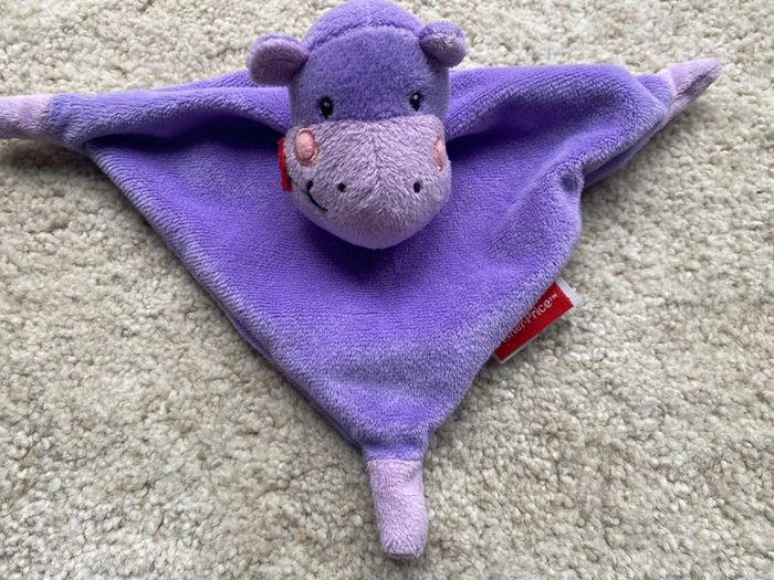 Doudou plat hippopotame violet Fisher Price 🌻