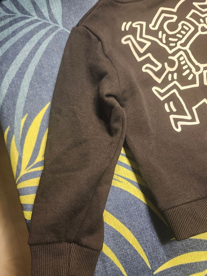 Sweat pull garçon Keith haring coeur noir 4 ans kiabi - photo numéro 5