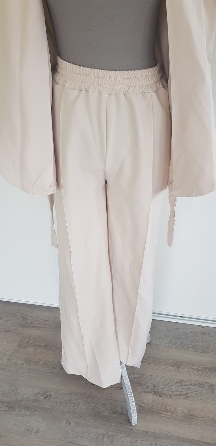Ensemble tailleur pantalon / costume 2 pièces / smoking femme - photo numéro 4