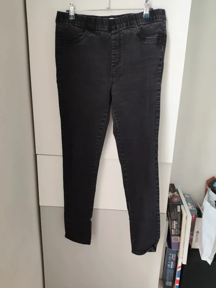 Pantalon  jogging noir taille élastique Kiabi – T42 / 30L - photo numéro 2