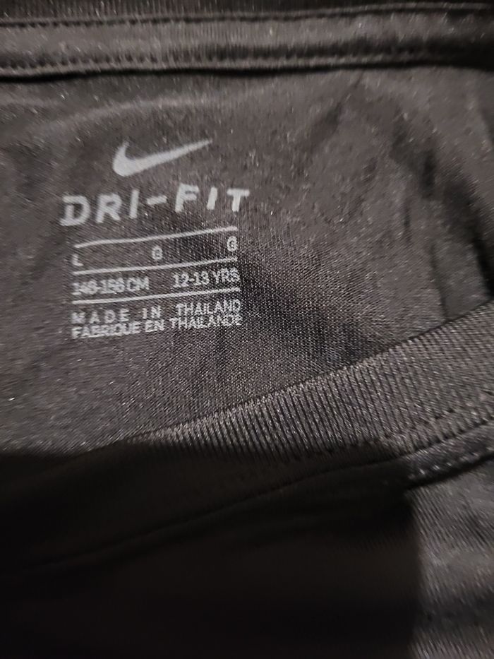 T-shirt nike fille 12/13ans - photo numéro 3