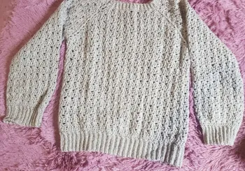 Pull gris perle au crochet