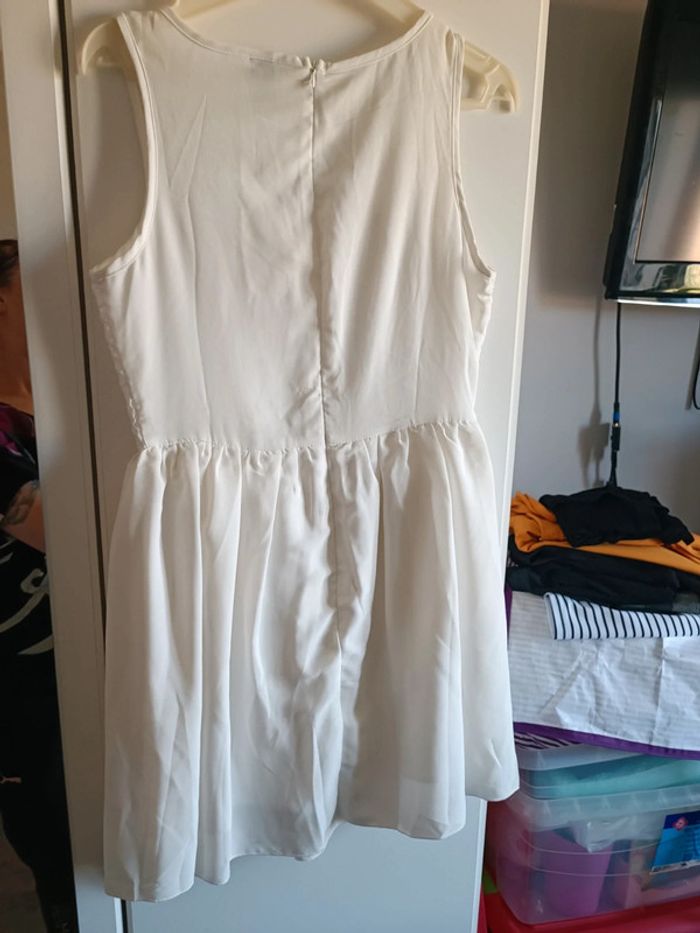 Robe brodée - photo numéro 4