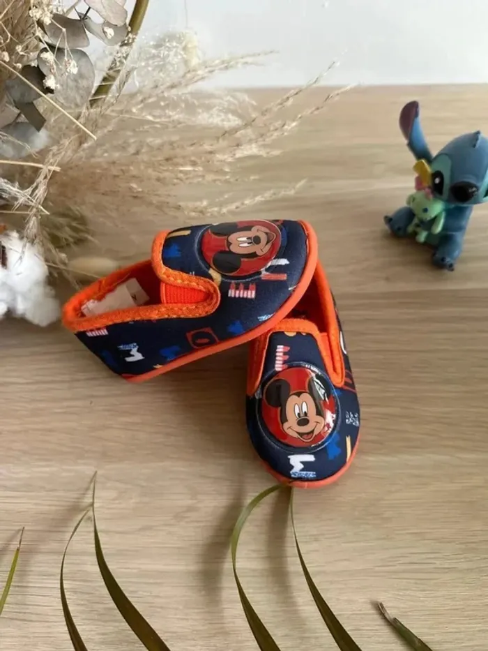 Chausson souple Disney Mickey taille 19 - photo numéro 3