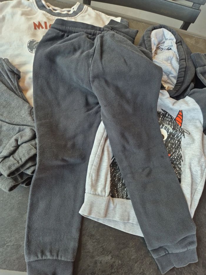 Lot 2 joggings 5 ans - photo numéro 4