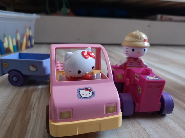 Véhicules hello kitty