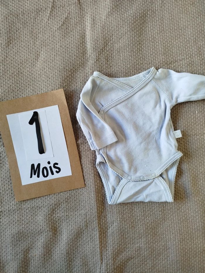 Lot 5 bodys 1 mois - photo numéro 6
