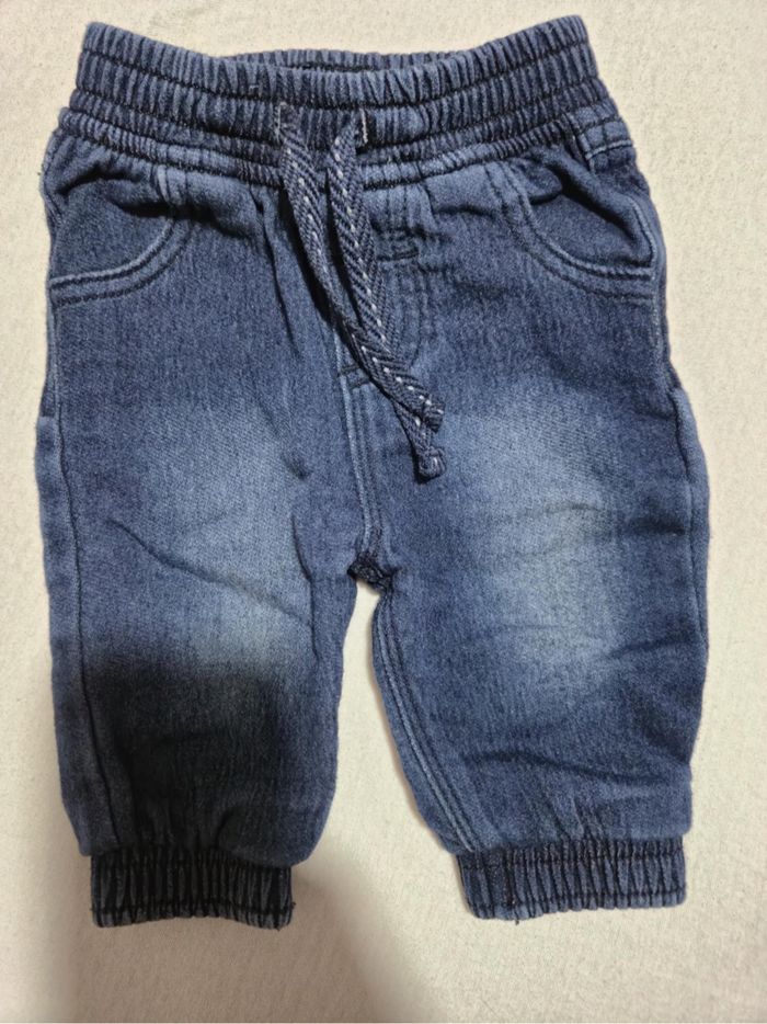 👶 Pantalon – Taille 62cm ( 3 mois )