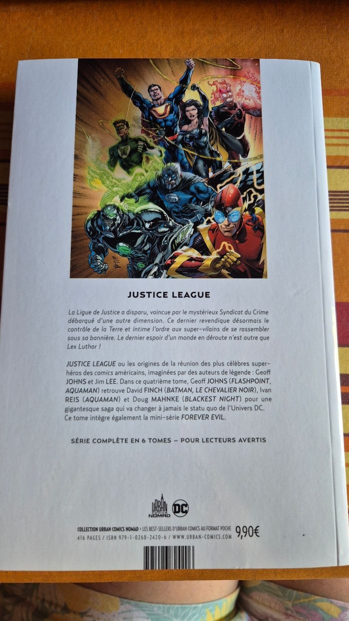 Livre justice league vol 4 - photo numéro 2