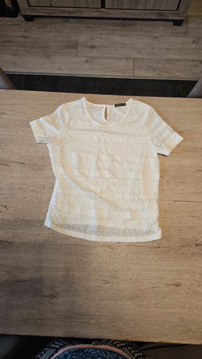 Blouse à manches courtes, blanche en dentelle, Follow me, taille M, neuf - photo numéro 2