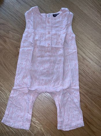 Combinaison bébé fille kiabi  Rose / abricot + motifs feuilles / feuillage blanc