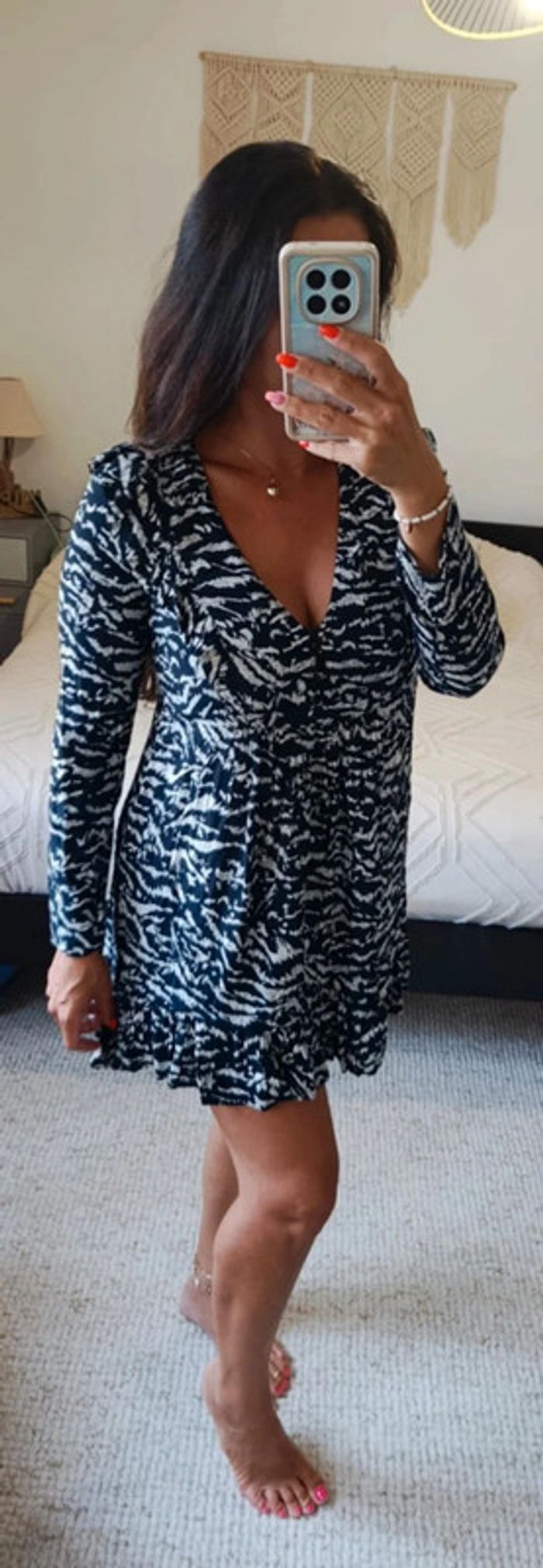 Robe Zara noir et blanc M manches longues légère fluide - photo numéro 2