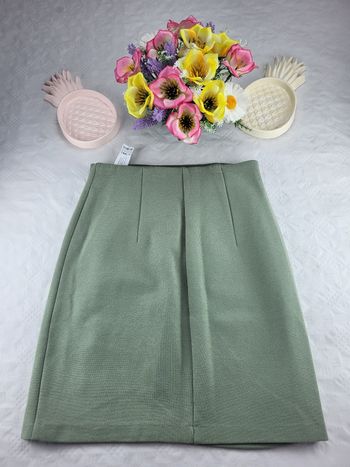 Jupe courte verte clair stradivarius taille 34