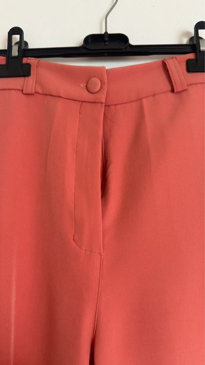 Pantalon de costume rose saumon - photo numéro 4