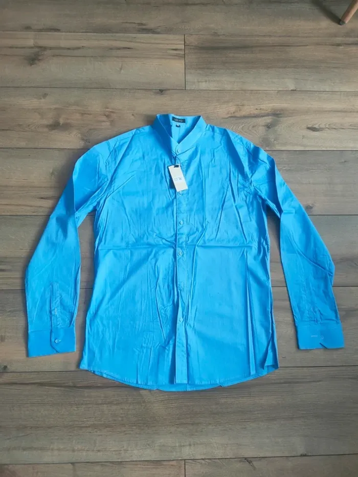 Chemise homme bleue col MAO neuve
