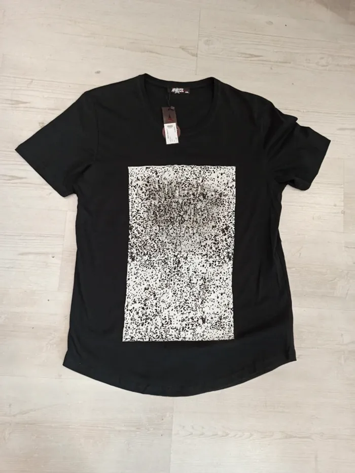 Tee shirt noir homme xxl flocage en relief