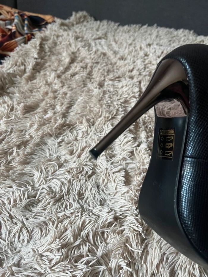 Superbes talons aiguilles effet croco et talon argenté 10 cm - photo numéro 10