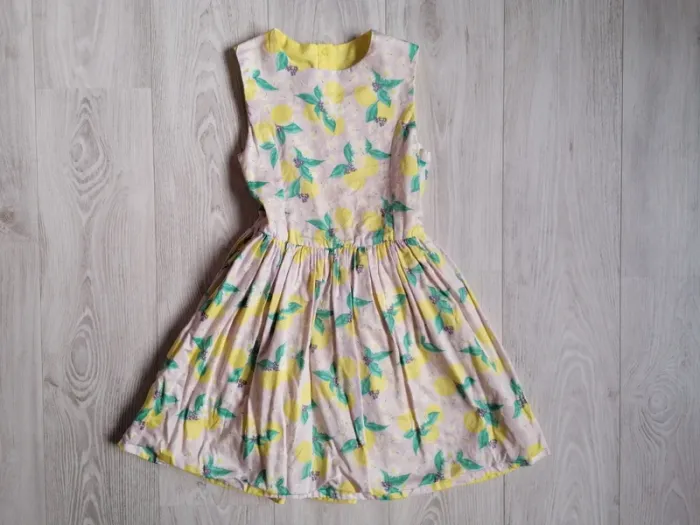 Robe réversible Sergent Major 
Thème Berlingot à Monaco
Taille 11 ans
Neuve juste lavée - photo numéro 3