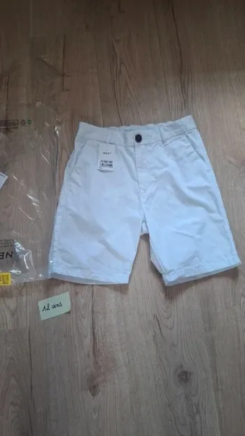 Bermuda blanc 12ans NEUF
