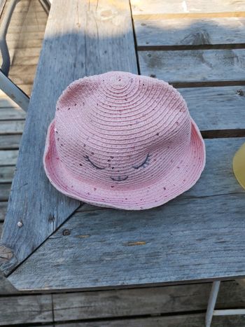 Chapeau rose taille 18.36 mois