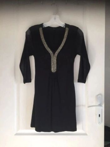 Petite robe noire à perles 36