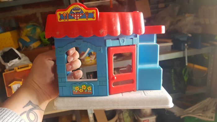 Lot Little people