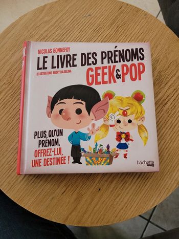 Le livre des prénoms geek et pop