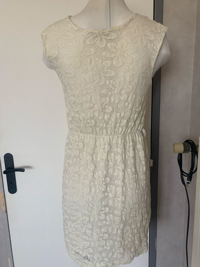 Robe dentelle - photo numéro 3